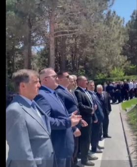 Azturk Holding kollektivi Heydər Əliyevin məzarını ziyarət edib