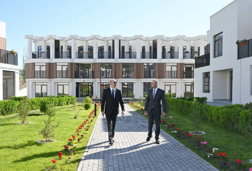İlham Əliyev Zəngilan şəhərində inşa olunmuş ilk yaşayış kompleksinin açılışında iştirak edib