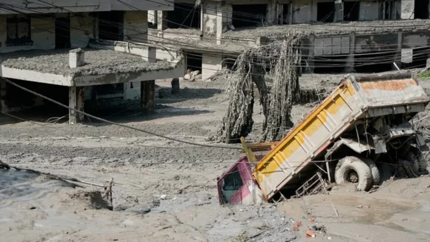 Nepal xarici ölkələrin yardım təklifini rədd edib