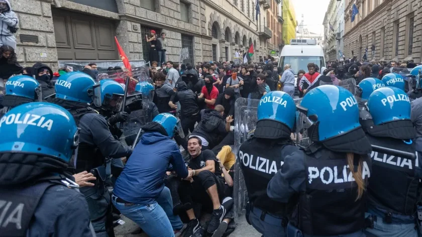 Daha bir Avropa ölkəsində kütləvi etirazlar başladı