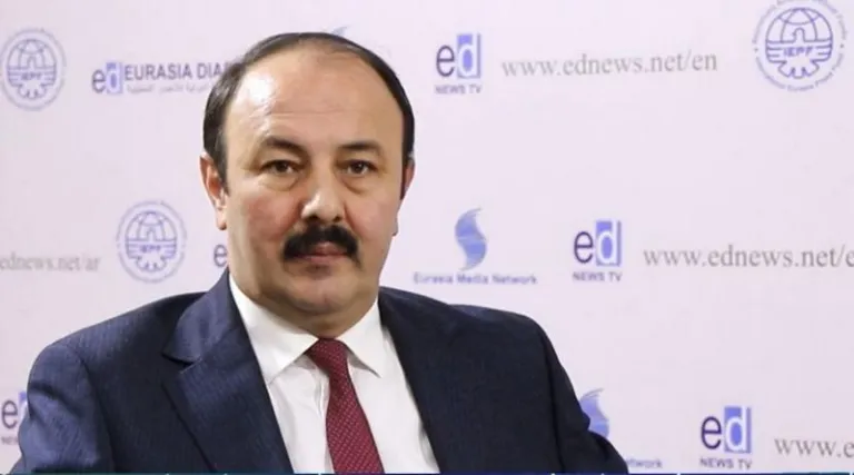 Zalı tərk etmək siyasi mövqe ola bilər, zalda qalmaq isə mütləq siyasi dəstək demək deyil